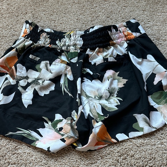 Athleta beach shorts - Picture 3 of 4